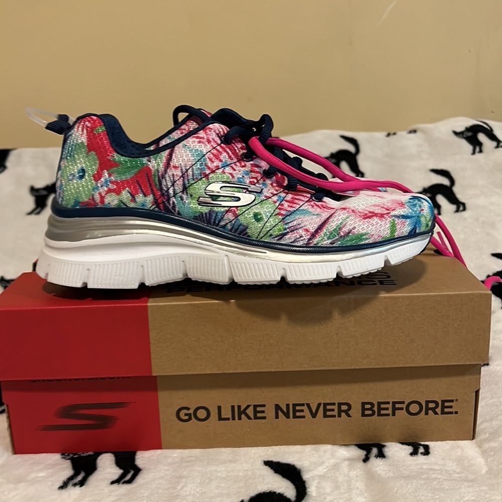 Skechers Tropical Print Sneaker Wedges Spring Essential Navy Multi - Medium - Picture 8 of 8